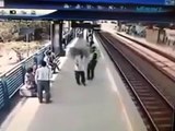 Guy trying to do suicide ,saved n caught by cop