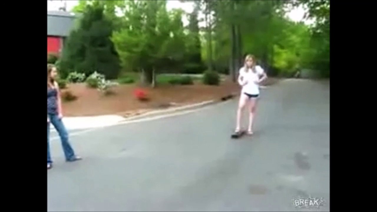 Blonde vs Skate - Oh la chute!!!!