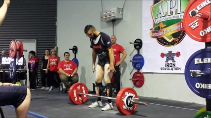 Un homme se gerbe dessus en soulevant 190 kg