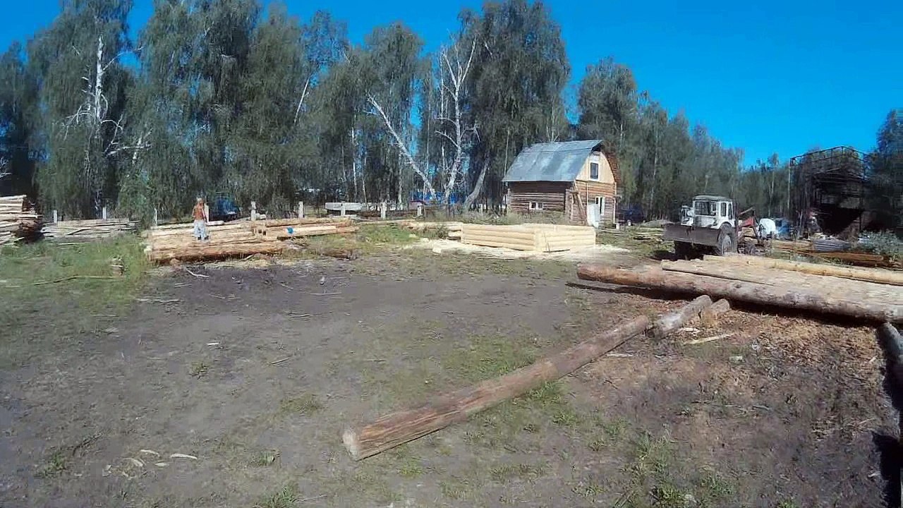 Рубим сруб для бани 4х4. День 5 строительства.