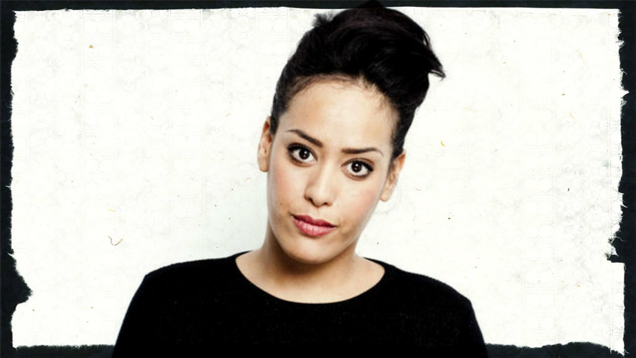 Amel Bent : Femme esseulée mais maman comblée