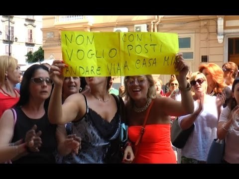 Napoli - Trasferimenti, non si placa la protesta dei docenti (08.08.16)