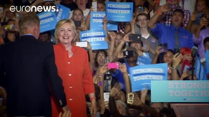 Clinton y Trump inician una "batalla" en impuestos