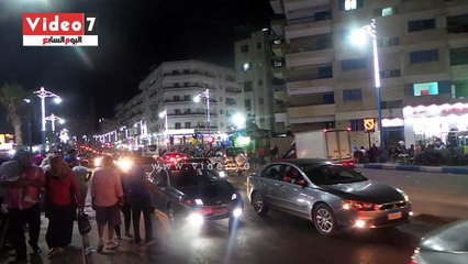 زحام المصطافين بكورنيش مرسى مطروح حتى الصباح