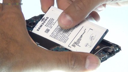 Samsung Galaxy A5 (2016) : comment changer la batterie (HD)