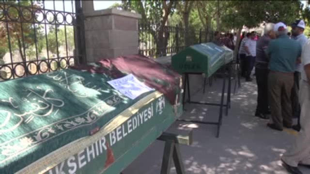 Antalya'da Denizde Boğulan Baba, Kızı ve Oğlunun Cenaze Namazı