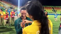 Demande en mariage sur un terrain de rugby pendant les JO de Rio