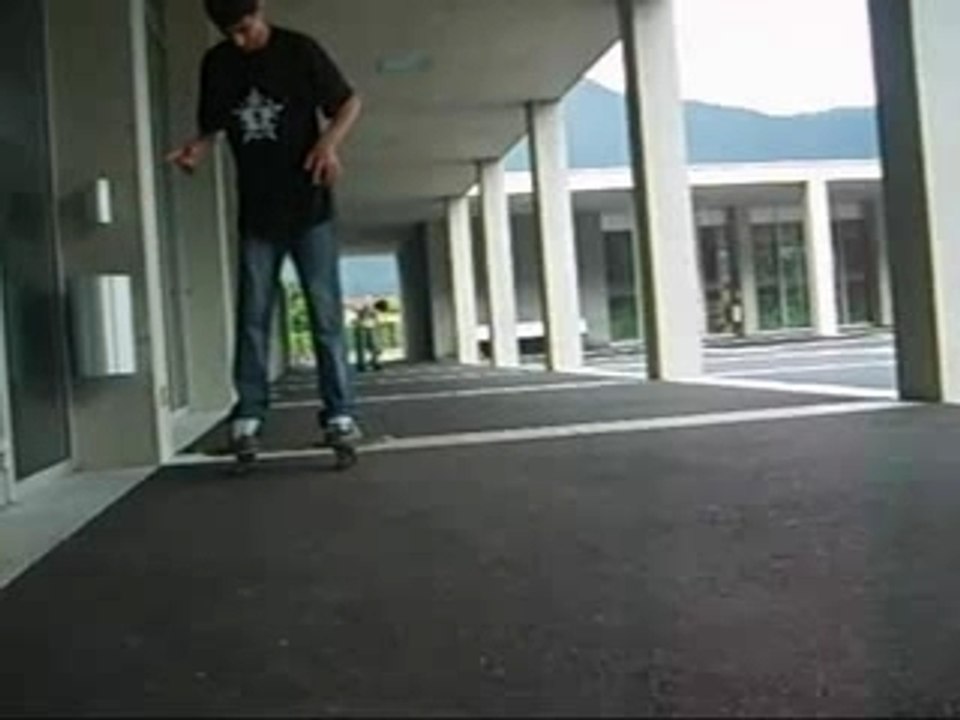 Skate Freestyle Practice