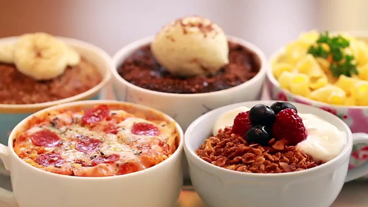 5 Microwave Mug Meals (Mug Pizza, Chocolate Brownie & More!) - Bigger Bolder Baking 106