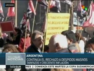 Télécharger la video: Trabajadores argentinos convocan paro nacional para este jueves