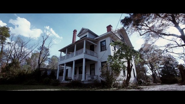 Conjuring : les Dossiers Warren - (2) VF