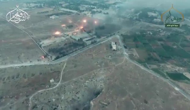 Российские самолеты ожесточенно бомбят муджахидов кластерными бомбами