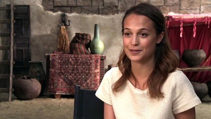 Le Septième Fils - Interview Alicia Vikander VO