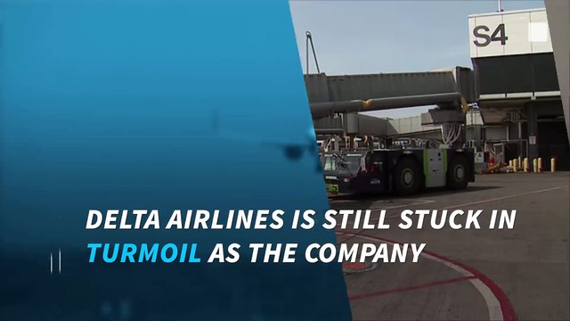 Delta airlines cancels another 400 flights Tuesday morning