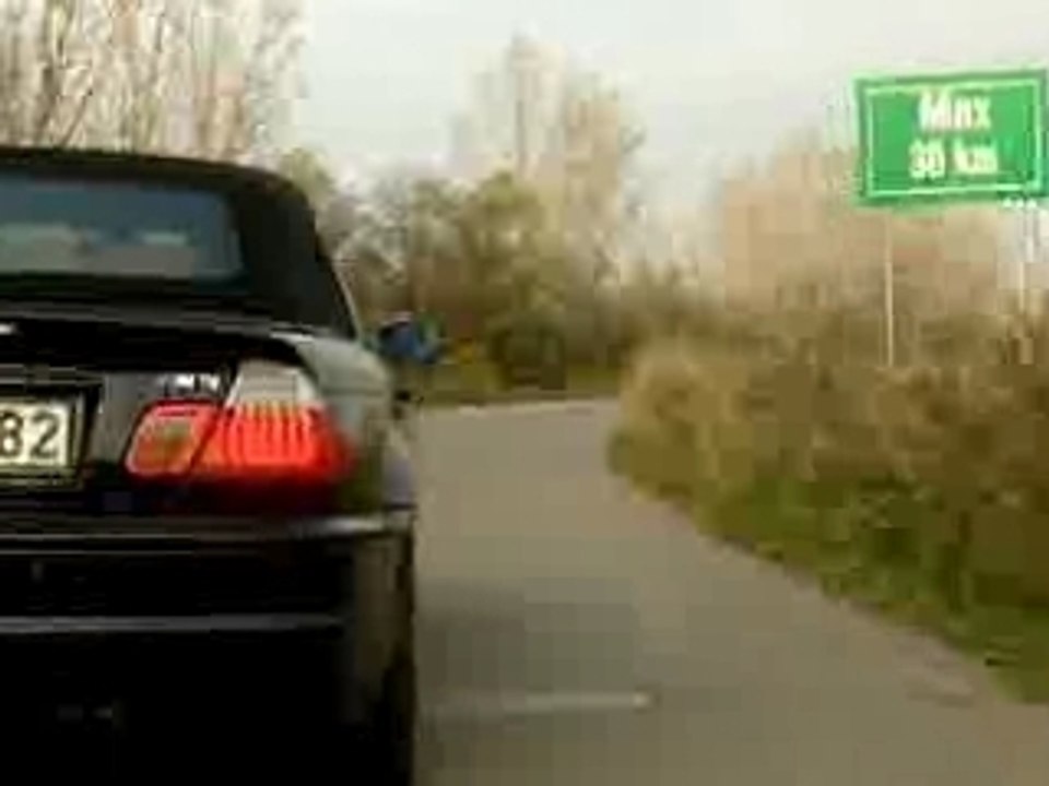 Blonde Au Volant