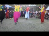 Bonecos gigantes mirins disputam partida de futebol em pleno carnaval de Olinda