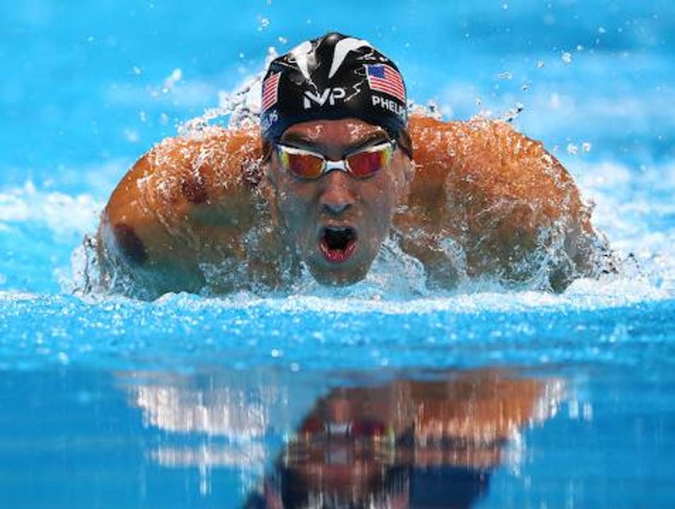 USA TODAY Sports reporter gets 'cupped' a la Michael Phelps