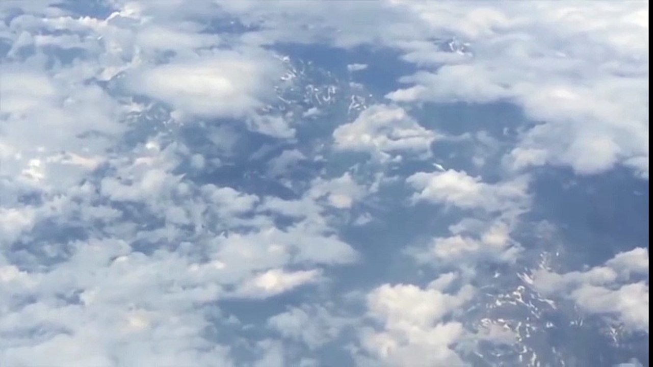 Un OVNI au dessus des Alpes en Suisse