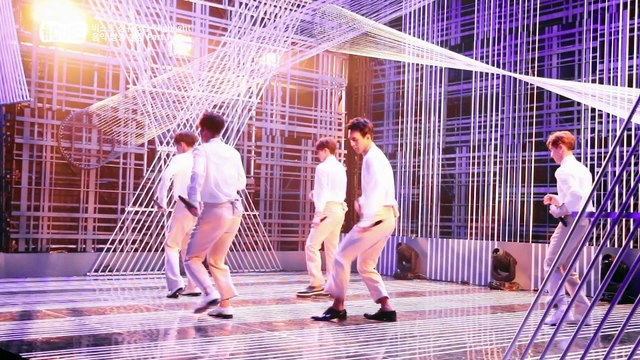 무대에서 가장 멋진 남자들, 비스트! 무대 뒤에선? [해시태그 큐브 Hashtag CUBE] 18회