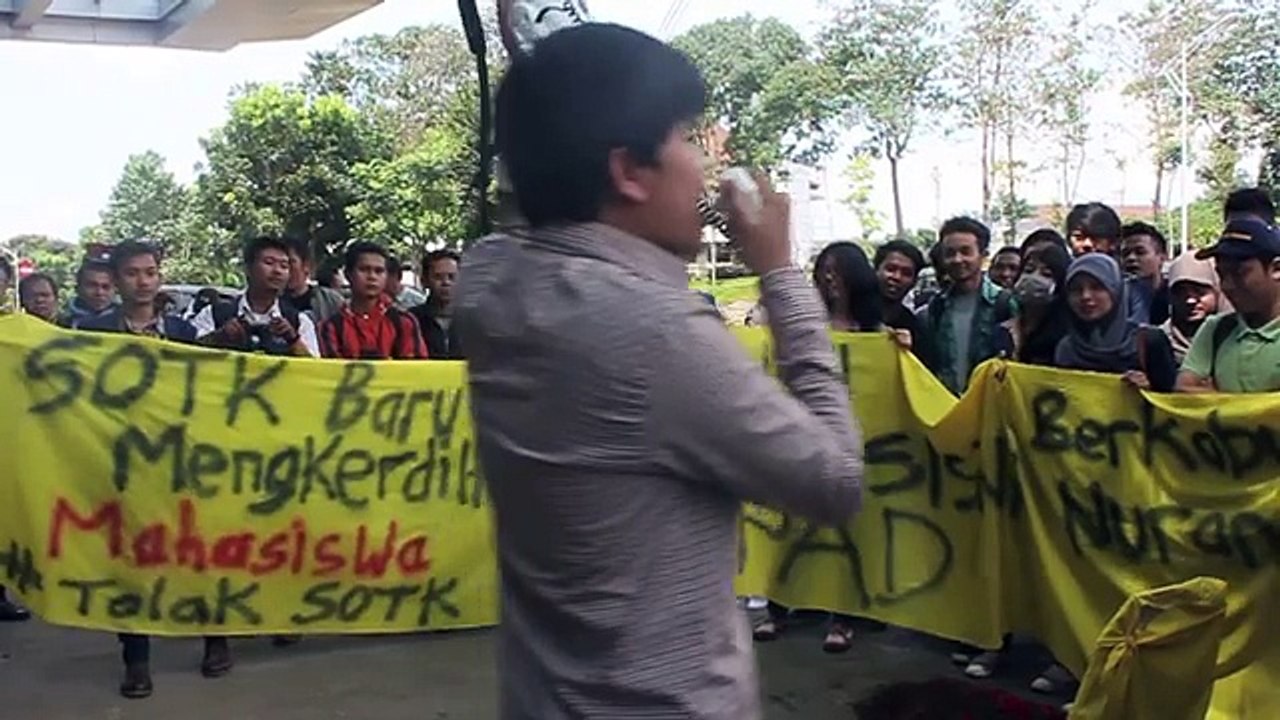 FISIP Unpad Aksi 2 Mei di Rektorat