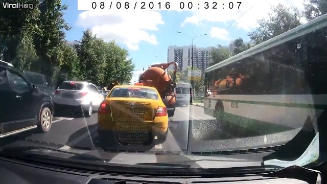 Une belle journée de merde pour ces automobilistes... C'est le cas de le dire