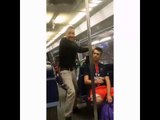 Hasnaoui Coupe les cheveux d'un mec dans le metro