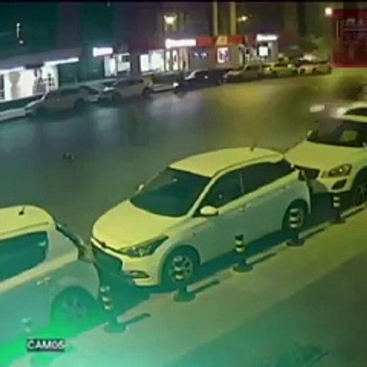 Üzerinden 2 tank geçen vatandaş