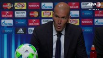 بالفيديو.. لاعبو ريال مدريد يقتحمون المؤتمر الصحفى للاحتفال بزيدان