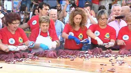 La tapa de pulpo más grande del mundo en O Carballiño