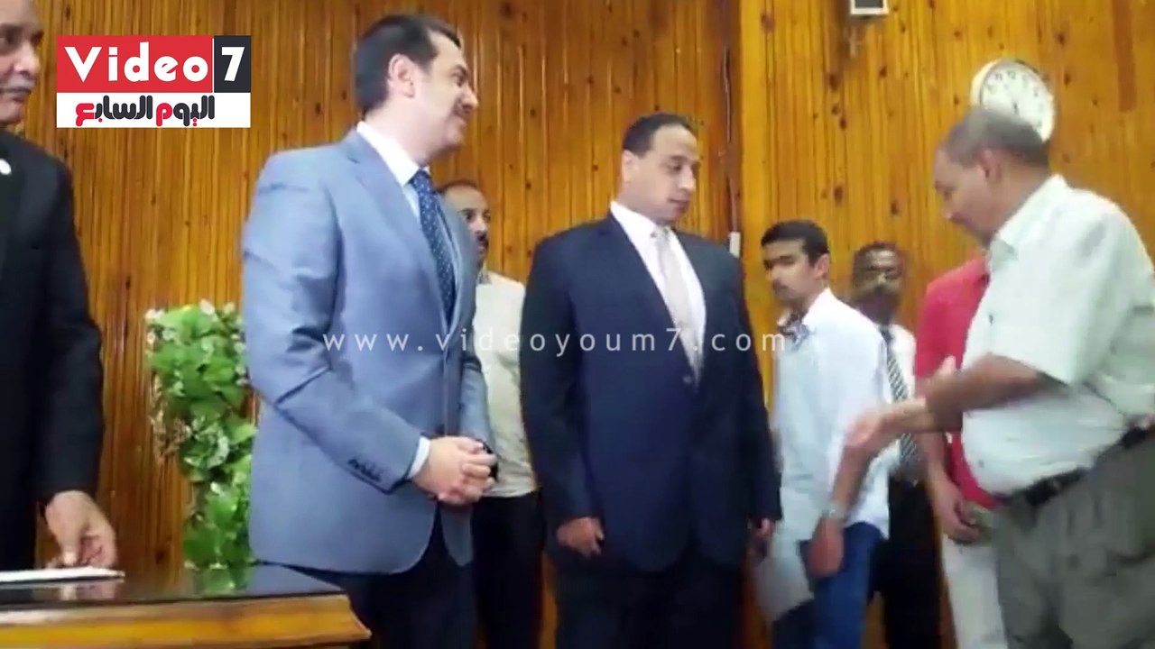 بالفيديو.. محافظ أسيوط يكرم أوائل الشهادات الابتدائية والإعدادية والثانوية