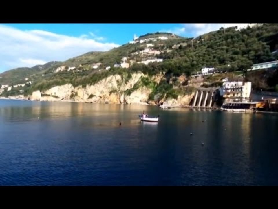 Vico Equense (NA) - Alga tossica, bagni vietati se il mare è agitato (09.08.16)