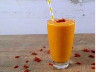 Goji Berry Sunrise Smoothie