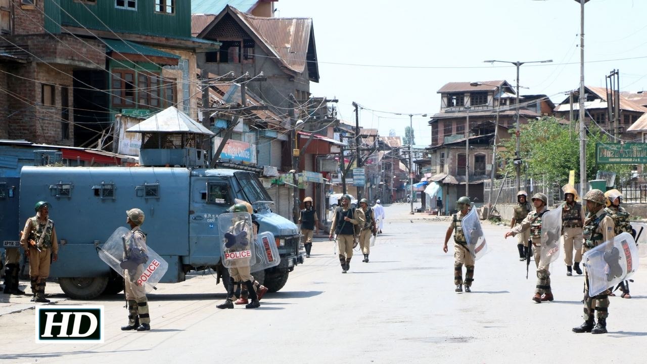 Curfew shutdown continue for 33rd day in Kashmir