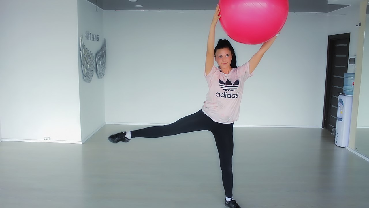 Упражнения для ягодиц и бедер с фитболом. Women's Training