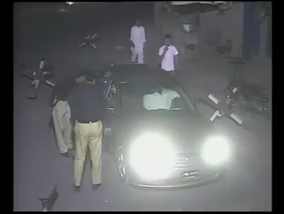 Rich Man Tried to bribe  at University's Gate  in Peshawar