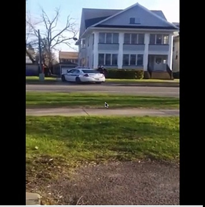 Rochester, NY Police Officer Violates Woman's First Amendment Right To Record