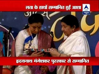 Lata Mangeshkar honours sister Asha Bhosle