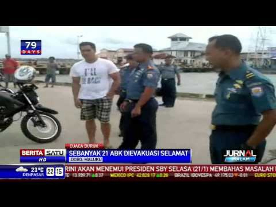 Kapal Kargo Karam  Dihantam Ombak 5 Meter