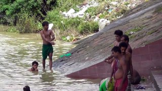 Holy Ganges River bath.. गंगा स्नान। পূর্ণ্য গঙ্গা স্নান
