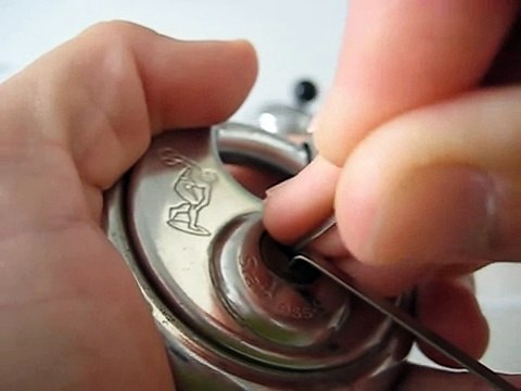 Picking an Abus Diskus No. 24 Disc lock...