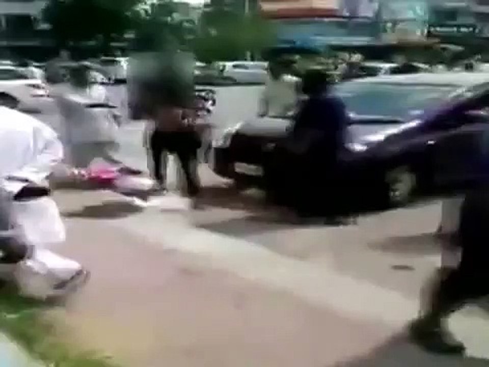 What Actually Happened Girl With Out Shirt in F10 Markaz Islamabad