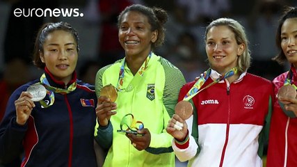 Rio 2016: "Londra hayvanat bahçesine kapatılması gereken maymun bugün evinde şampiyon oldu."