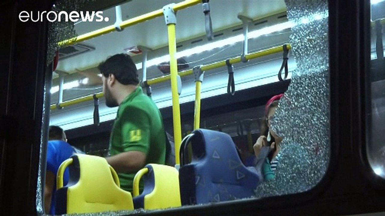 Unbekannte schießen auf Journalisten-Bus in Rio