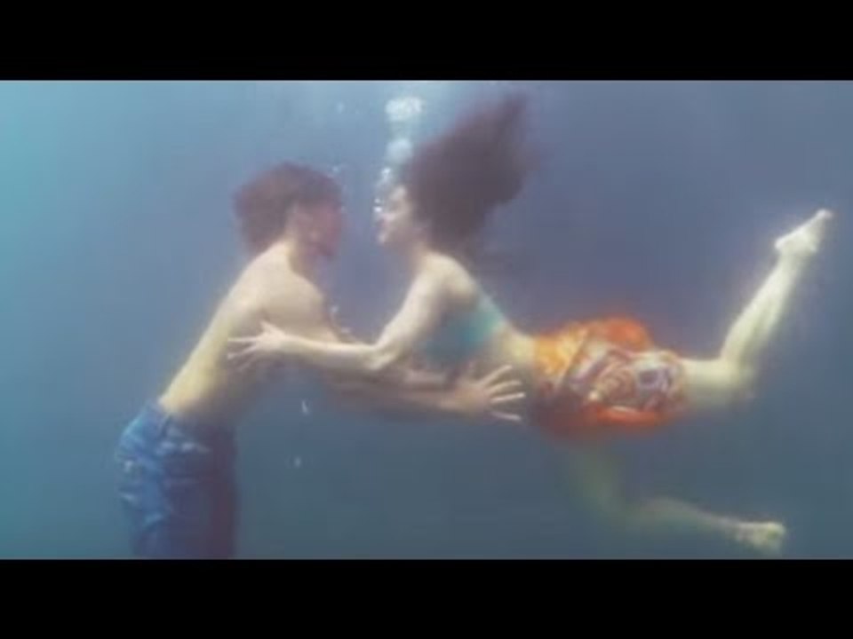 Shraddha Kapoor Helps Tiger Shroff Learn Diving Skills For 'Baaghi'