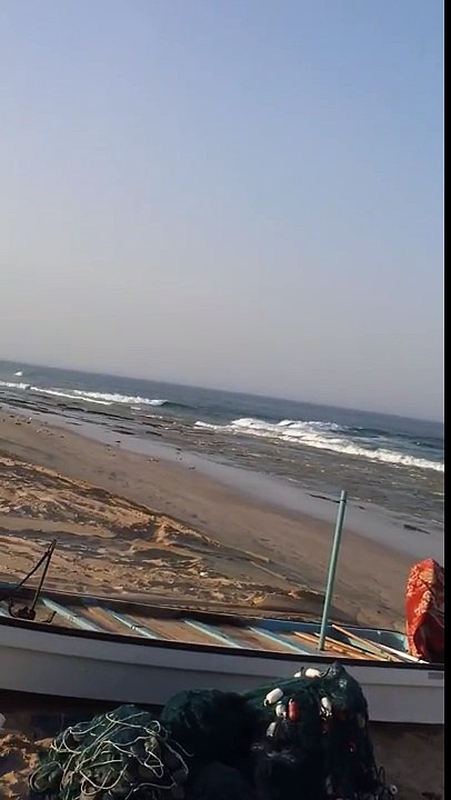 Tsunami in the Arabian Sea on 2013-09-24, observed in Ras-al-Hadd, Oman (video 2/4)