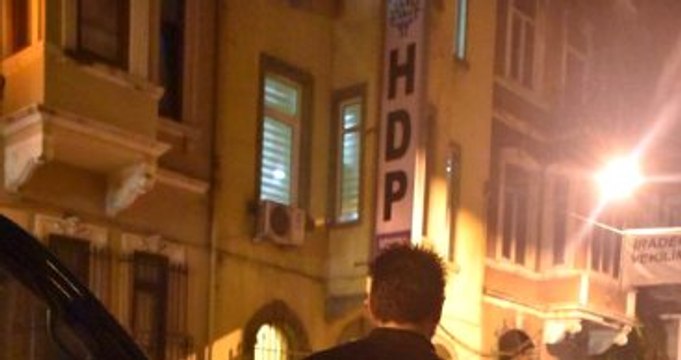HDP İstanbul İl Örgütü Binasına Polis Operasyonu