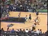 Best pass ever in NBA Peja Stojakovic Behind the back no look
