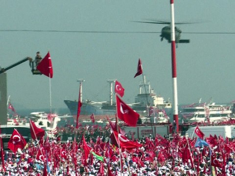 Turquie: après le putsch, Erdogan se pose en garant de l'union nationale