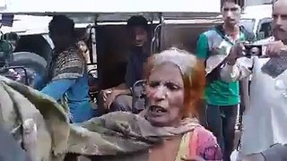 People caught old lady red handed When she was trying to kidnap child