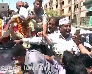 Indian Politician Slapped by People